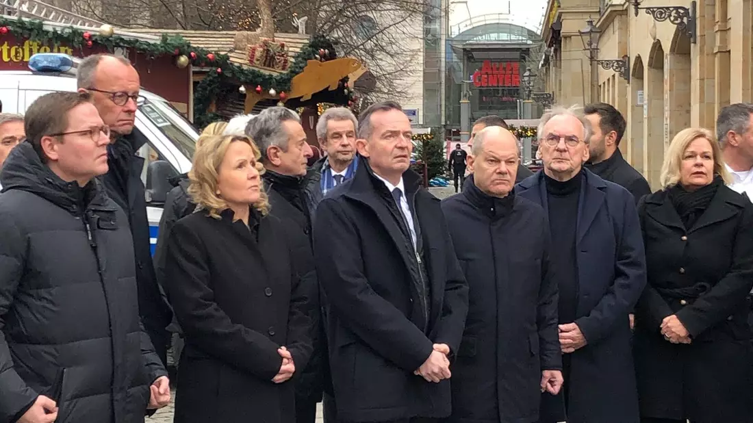 Mehrere Bundespolitiker kamen am Sonntag zum Tatort. - Bild: Dörthe Hein/dpa-Zentralbild/dpa
