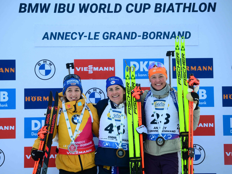 Danilo Riethmüller (l) wird sensationell Zweiter im Massenstart. - Foto: Olivier Chassignole/AFP/dpa
