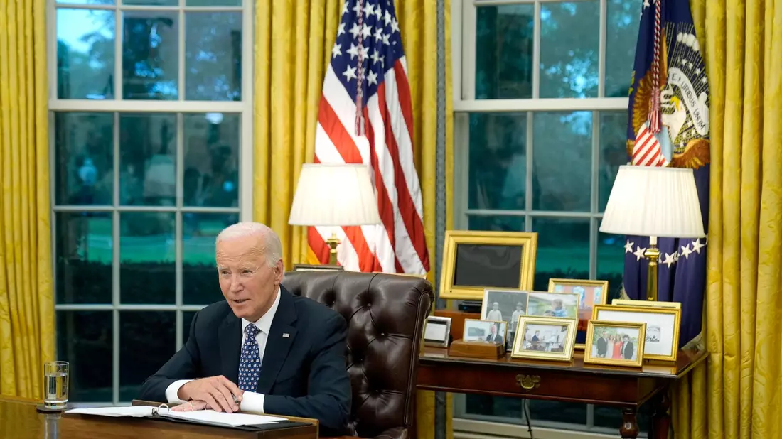 US-Präsident Joe Biden im Oval Office. (Archivbild) - Bild: Mark Schiefelbein/AP/dpa