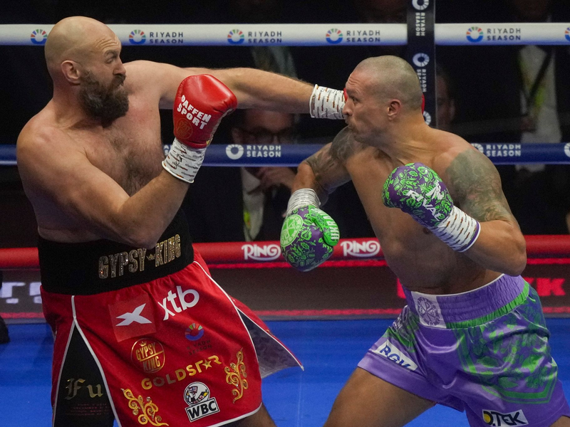 Sorgte mit seinem Outfit wieder für Furore: Tyson Fury - Foto: Frank Augstein/AP/dpa