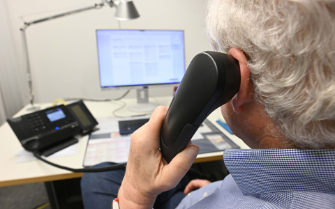 Einsamkeit und familiäre Probleme sind die Hauptthemen der Ratsuchenden. (Archivfoto) - Foto: Felix Hörhager/dpa