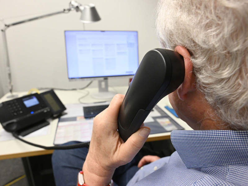 Einsamkeit und familiäre Probleme sind die Hauptthemen der Ratsuchenden. (Archivfoto) - Foto: Felix Hörhager/dpa