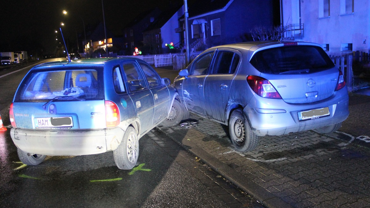 POL-HAM: Unfallflucht, Opel Corsa knallt in geparkten PKW, Verursacher werden von der Polizei ermittelt - Foto: presseportal.de