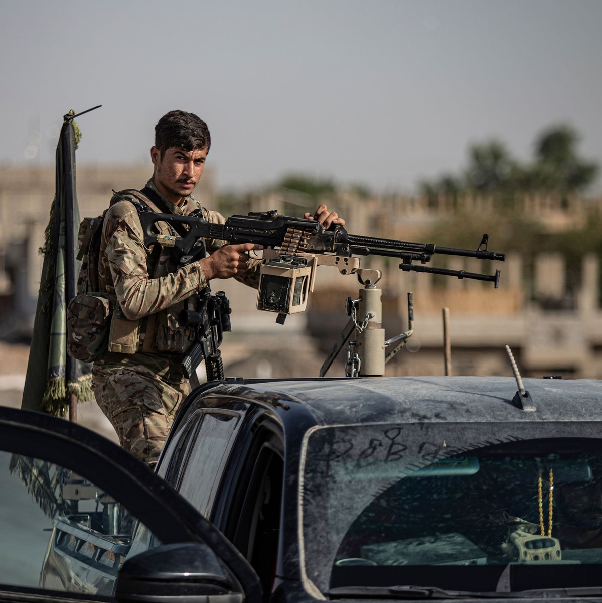 Besonders um die Stadt Kobane an der Grenze zur Türkei soll es heftige Zusammenstöße geben. Die kurdischen Kräfte rechnen mit einem Angriff auf die Stadt. - Foto: Baderkhan Ahmad/AP/dpa