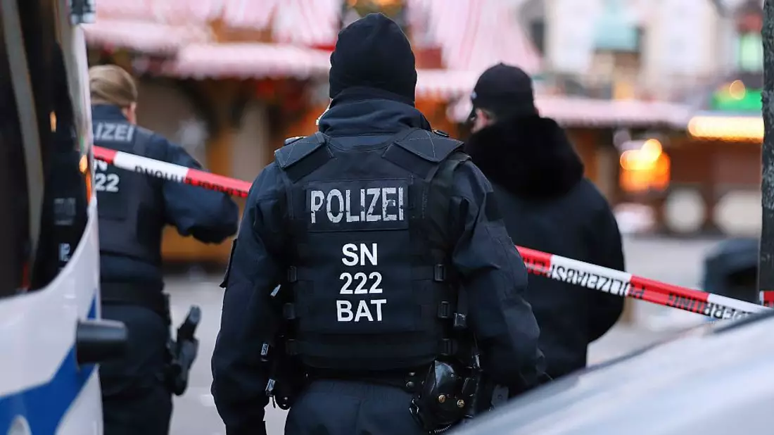Polizei am Anschlagsort in Magdeburg am 21.12.2024 - Bild: über dts Nachrichtenagentur
