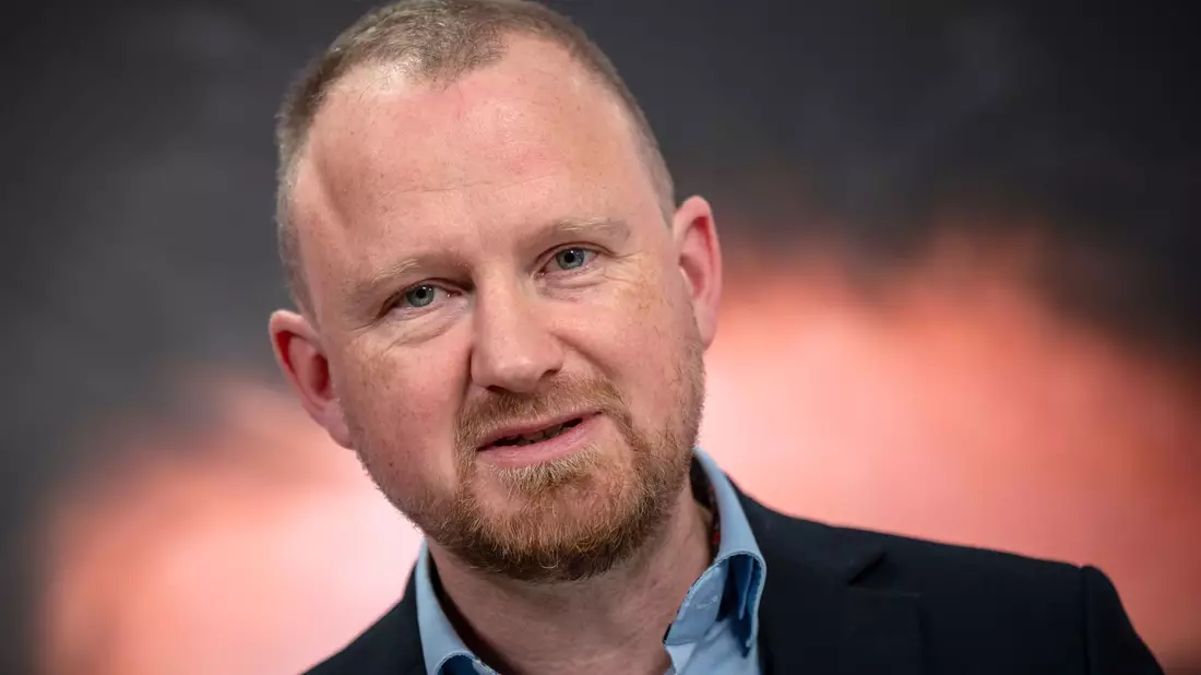 BSW-Generalsekretär Christian Leye kündigt eine Selbstverpflichtung für einen fairen Wahlkampf an. (Archivbild) - Bild: Michael Kappeler/dpa