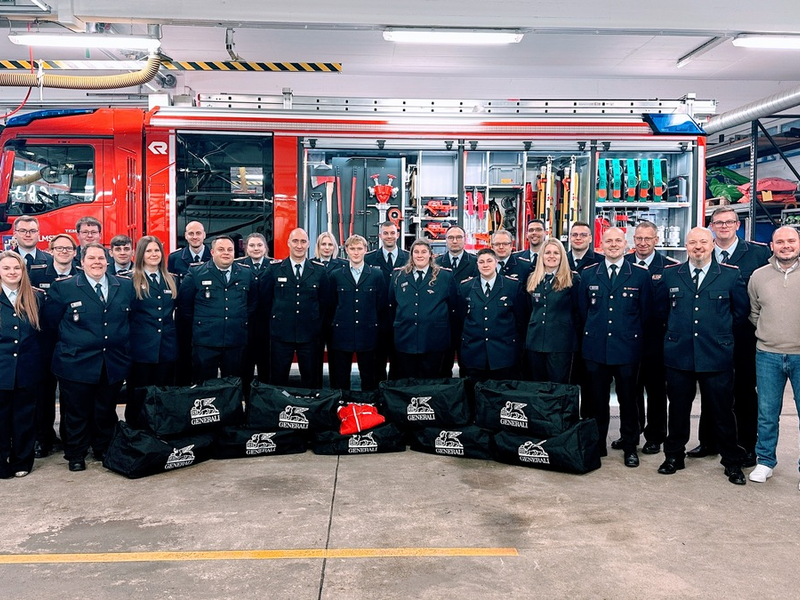 FW Helmstedt: Fahrzeug- und Spendenübergabe, Jahresabschluss (Korrekturmeldung) - Foto: presseportal.de
