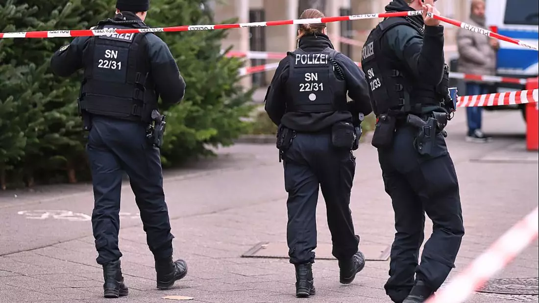 Polizisten nach Anschlag auf Magdeburger Weihnachtsmarkt am 21.12.2024 - Bild: über dts Nachrichtenagentur