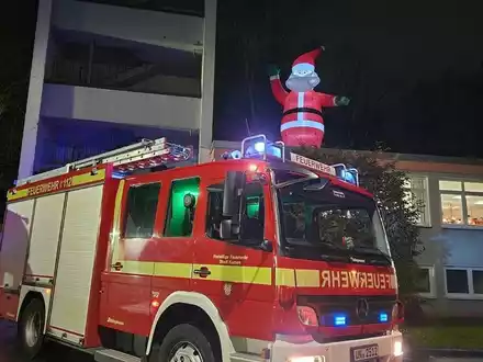 FW Kamen: Weihnachts- und Neujahrsgruß der Feuerwehr Kamen - Foto: presseportal.de