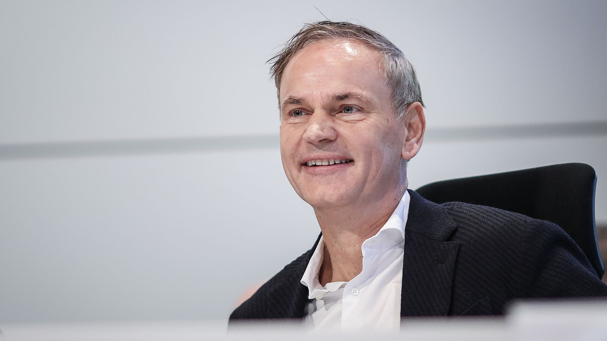 VW-Chef Oliver Blume ist mit dem Kompromiss zufrieden.  - Foto: Ronny Hartmann/AFP POOL/dpa