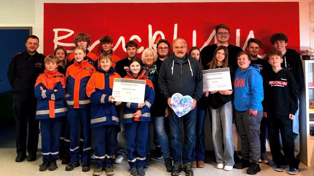 FW Hünxe: Großzügige Spende für die Jugendfeuerwehr Hünxe - Bild: presseportal.de