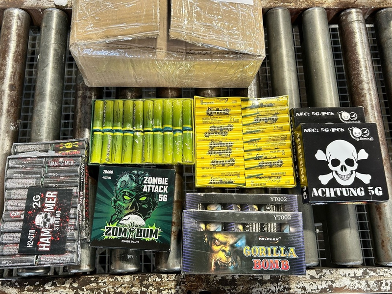 HZA-HST: Stralsunder Zoll warnt vor Gefahren bei Silvesterfeuerwerk ./. Vermeiden Sie den Kauf von illegaler Pyrotechnik - Foto: presseportal.de