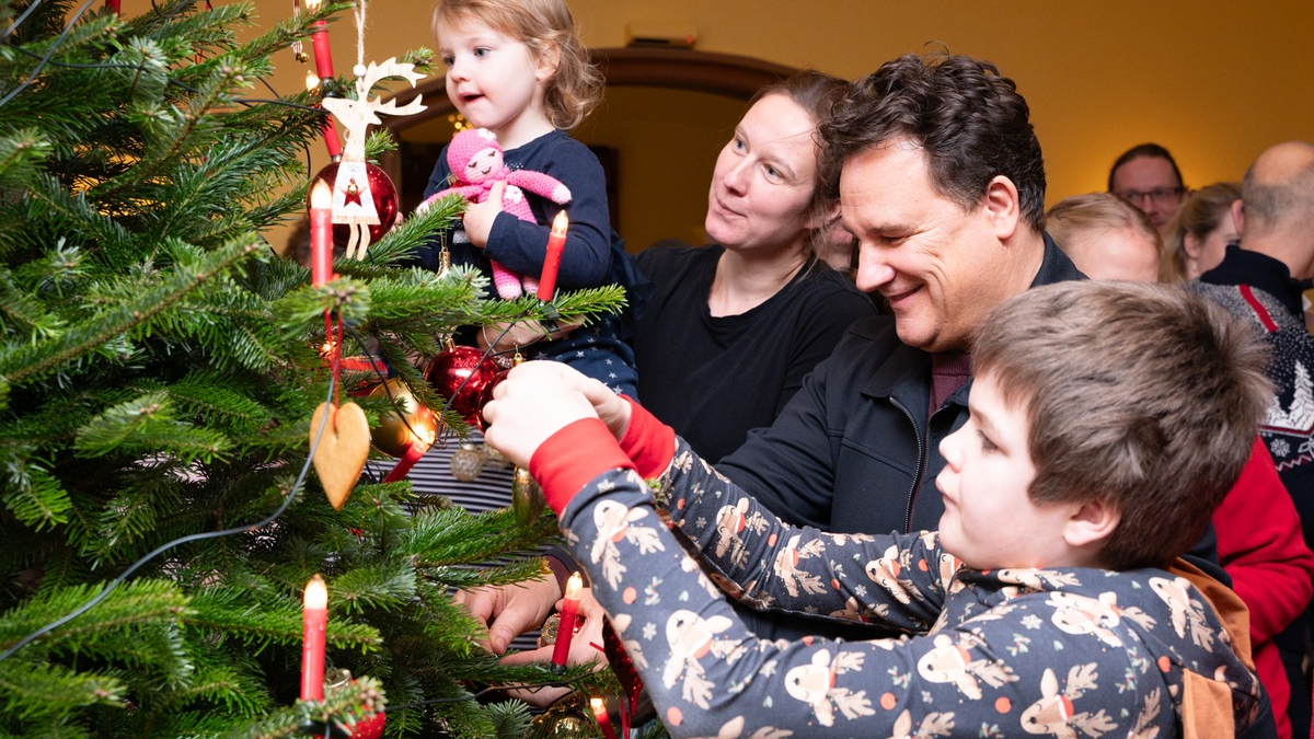Guido Maria Kretschmer besucht die Familien im Kinder-Hospiz Sternenbrücke - Foto: presseportal.de