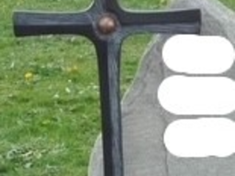 POL-UL: (BC) Langenenslingen - Diebstahl auf Friedhof / Ein Unbekannter entwendete in den vergangenen Tagen ein Grabkreuz in Langenenslingen. - Foto: presseportal.de