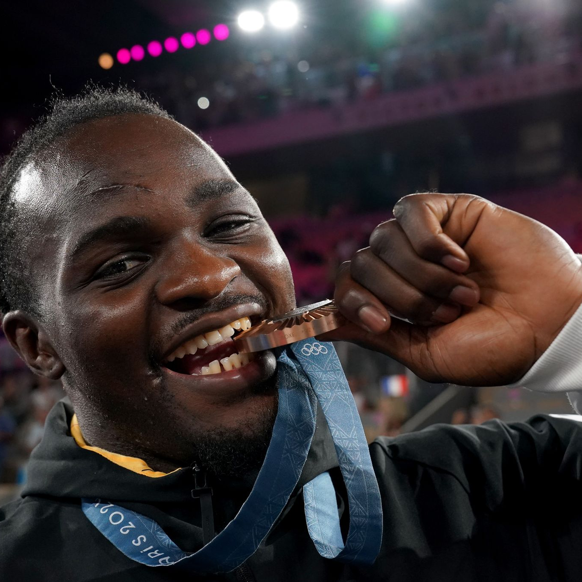 Bei Nelvie Tiafack stehen an Weihnachten kamerunische Spezialitäten auf dem Tisch.  - Foto: Marcus Brandt/dpa
