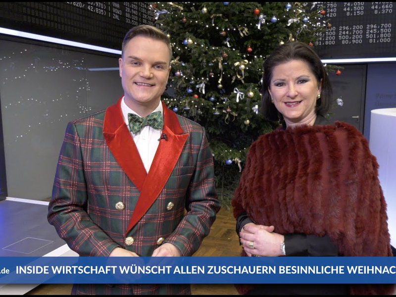 Jessica Schwarzer und Manuel Koch wünschen frohe Weihnachten von der Frankfurter Börse - Foto: inside-wirtschaft.de