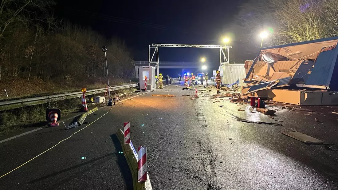POL-PDLD: Betrunkener LKW Fahrer verursacht größeren Verkehrsunfall am Grenzübergang auf der Bienwald B9 - Bild: presseportal.de