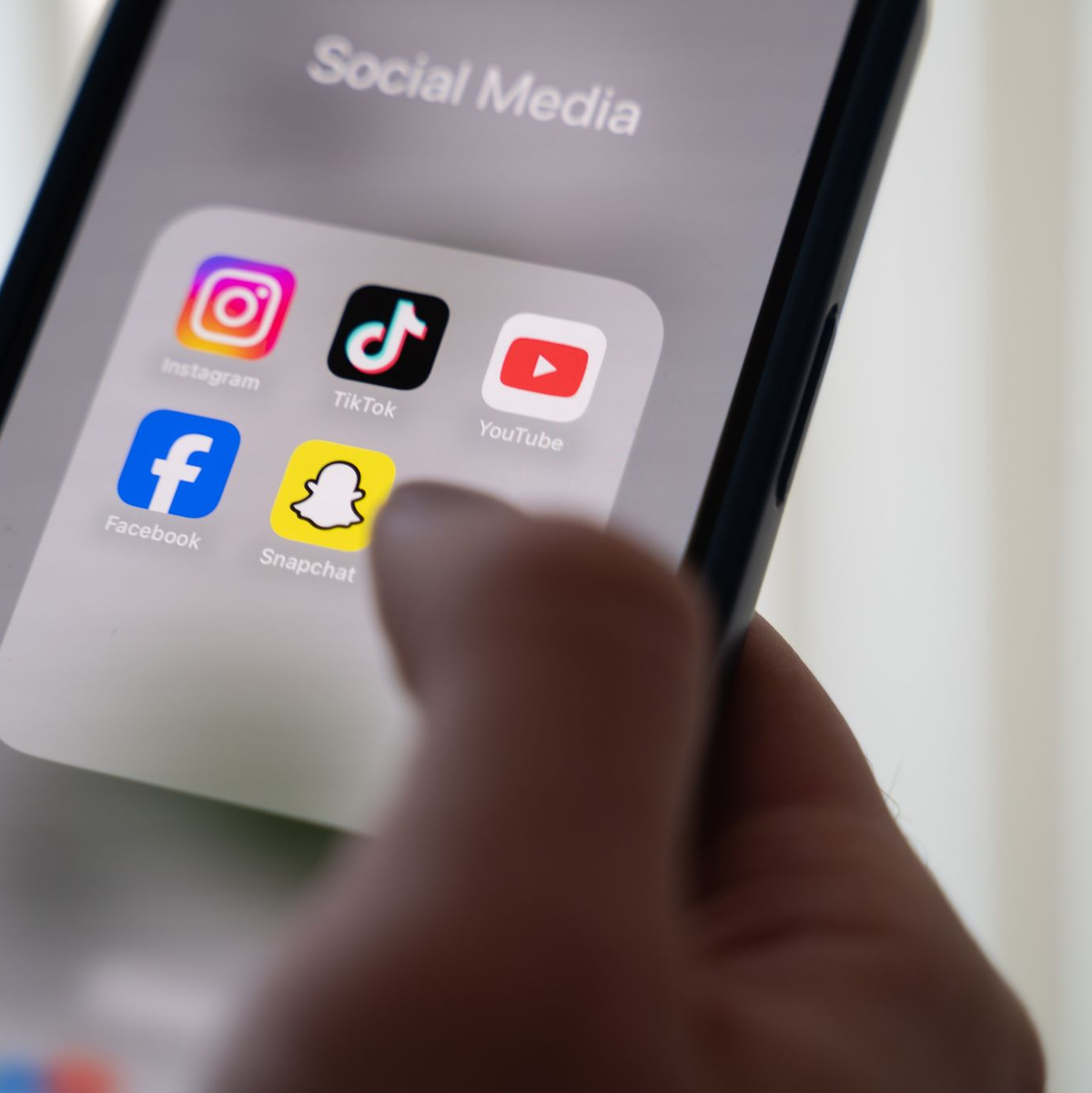 Ein Social-Media-Verbot für unter 16-Jährige wie in Australien soll es in Großbritannien zunächst nicht geben. (Archivbild) - Foto: Alicia Windzio/dpa