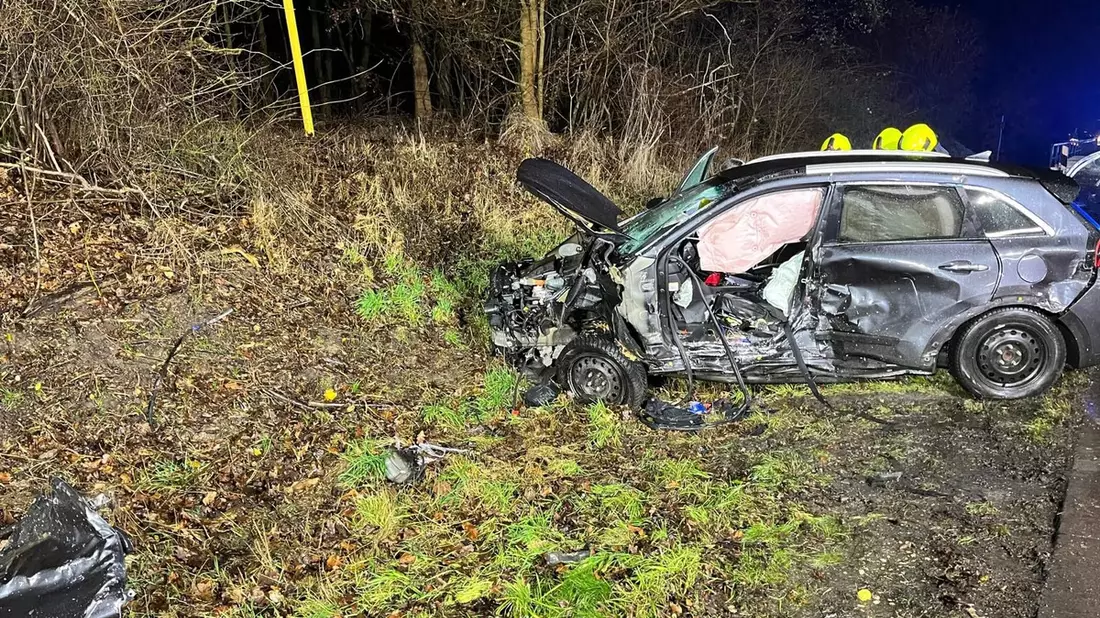 FW Bergheim: Schwerer Verkehrsunfall mit Todesfolge auf der BAB 61 an Heiligabend bei Bergheim - Bild: presseportal.de