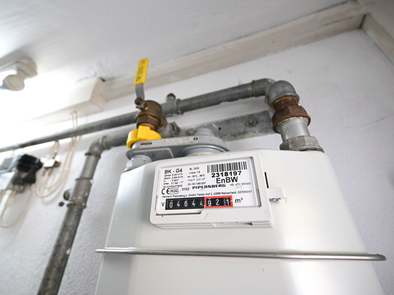 Während der Energiekrise landeten viele Verbraucher plötzlich zu hohen Tarifen als in der Grundversorgung. (Archivbild) - Foto: Bernd Weißbrod/dpa