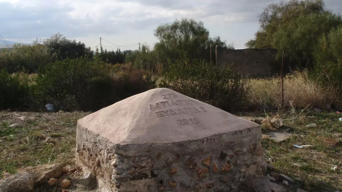 Das Bauwerk verläuft zum größten Teil unterirdisch, ist gut erhalten und führt Wasser. - Bild: --/Archäologisches Amt West-Attikas (EFADA)/dpa