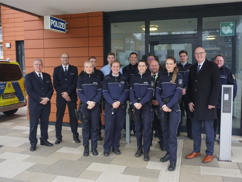 POL-KLE: Kevelaer - Landrat dankt an Heiligabend Beamtinnen und Beamten der Polizeiwache Kevelaer - Foto: presseportal.de