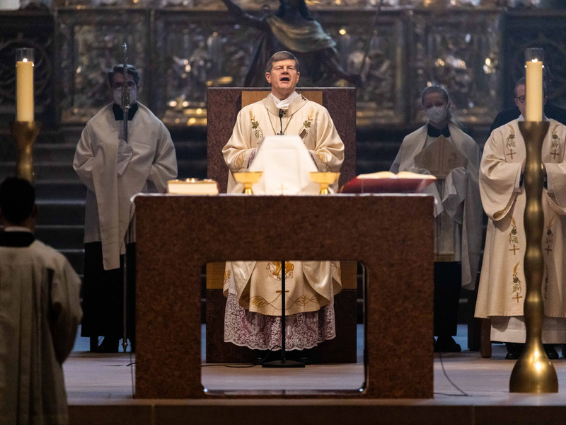 Etliche Besucher haben in Freiburg den Gottesdienst von Erzbischof Burger an Heiligabend gestört. (Symbolfoto).  - Foto: Philipp von Ditfurth/dpa