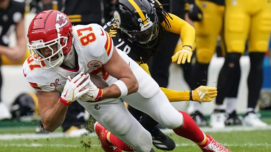 Chiefs Tight End Travis Kelce in Aktion. - Bild: Matt Freed/AP/dpa