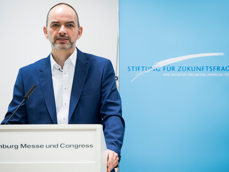 Kriege, Klimawandel, wirtschaftlichen Unsicherheiten, Inflation und Migrationsfragen prägen die Stimmungslage der Bundesbürger zum Jahresbeginn 2025, sagt der Leiter der Stiftung für Zukunftsfragen, Prof. Ulrich Reinhardt. - Foto: Malte Christians/dpa