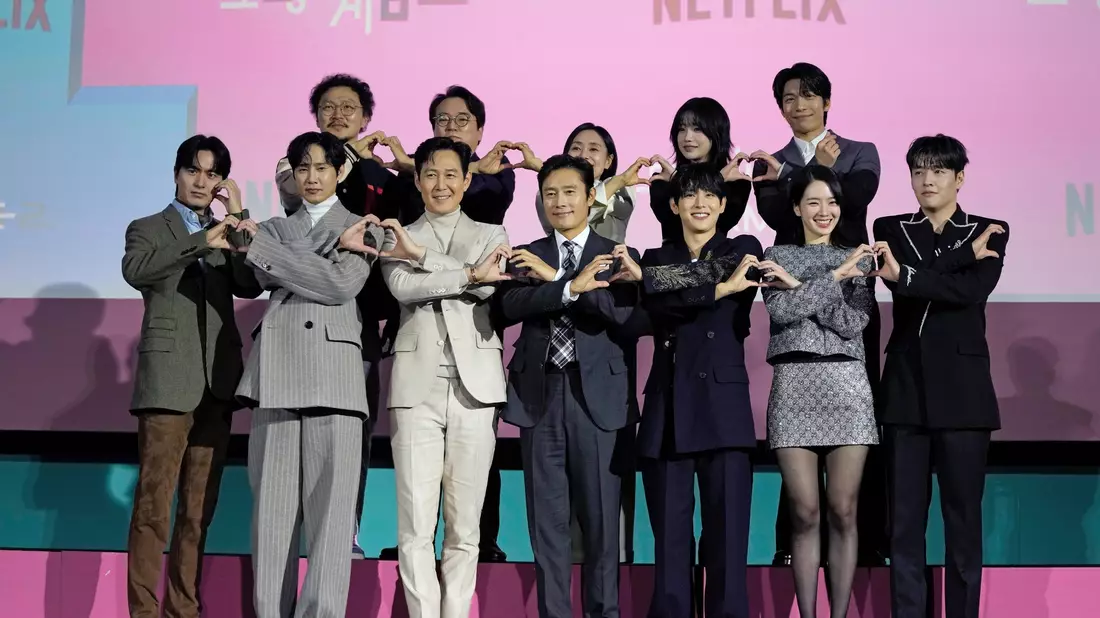 Stars der Serie «Squid Game» bei der Weltpremiere der zweiten Staffel in Seoul am 9. Dezember (Foto aktuell). - Bild: Ahn Young-joon/AP/dpa