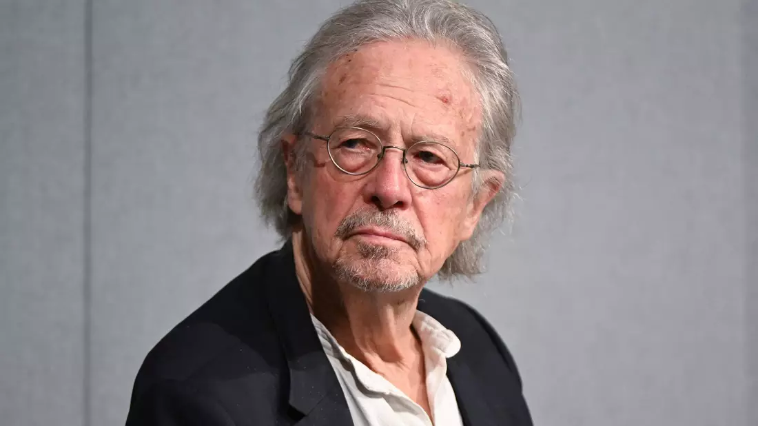 Peter Handke hat ein Stück für die Bühne verfasst. (Archivbild) - Bild: Bernd Weißbrod/dpa