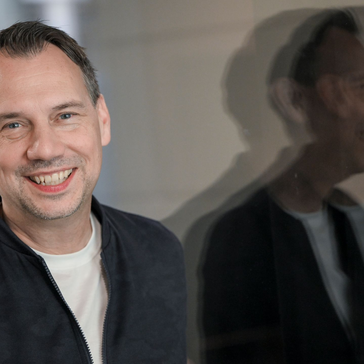 Fitzeks neues Buch soll «kein Thriller» sein. - Foto: Jens Kalaene/dpa