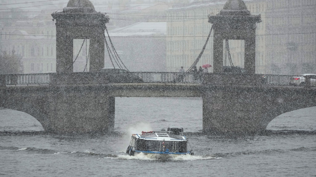 Die Millionenmetropole St. Petersburg galt lange als eine der Hauptstädte des Verbrechens in Russland. (Archivbild) - Foto: Dmitri Lovetsky/AP/dpa