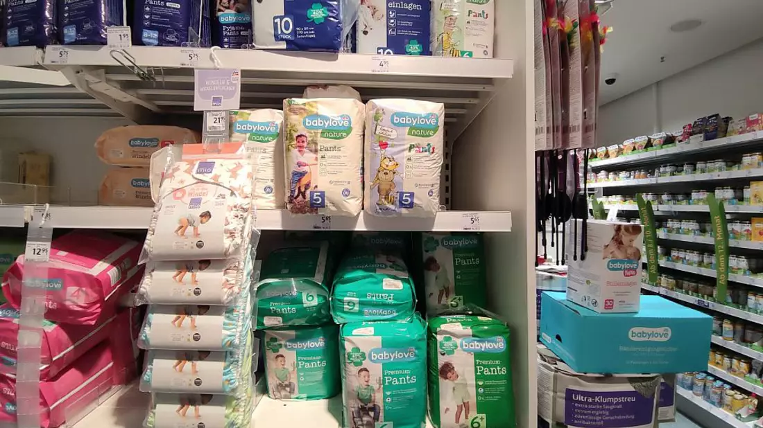 Windeln in einer Drogerie (Archiv) - Bild: über dts Nachrichtenagentur