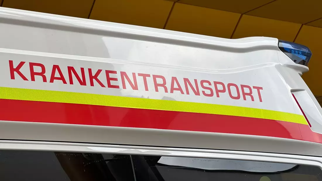 Ein kleiner Junge hat bei einem Unfall auf einem Bauernhof in Österreich einen Arm verloren. (Archivbild)  - Bild: Matthias Röder/dpa