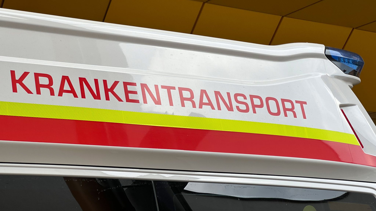 Ein kleiner Junge hat bei einem Unfall auf einem Bauernhof in Österreich einen Arm verloren. (Archivbild)  - Foto: Matthias Röder/dpa