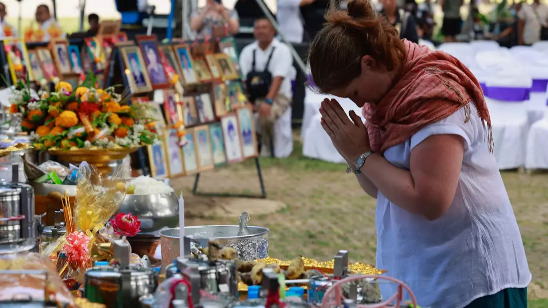 In Thailand starben damals mehr als 5.000 Menschen - Bild: Wason Wanichakorn/AP/dpa