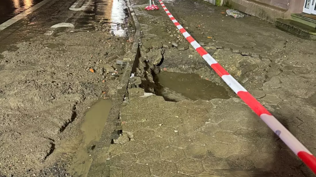FW-EN: Wasserrohrbruch auf der Mittelstraße - Bild: presseportal.de