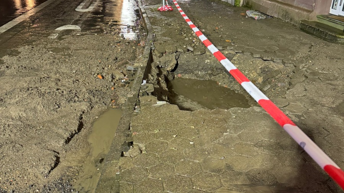 FW-EN: Wasserrohrbruch auf der Mittelstraße - Foto: presseportal.de