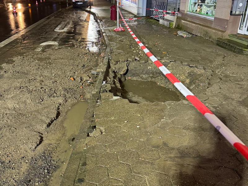 FW-EN: Wasserrohrbruch auf der Mittelstraße - Foto: presseportal.de