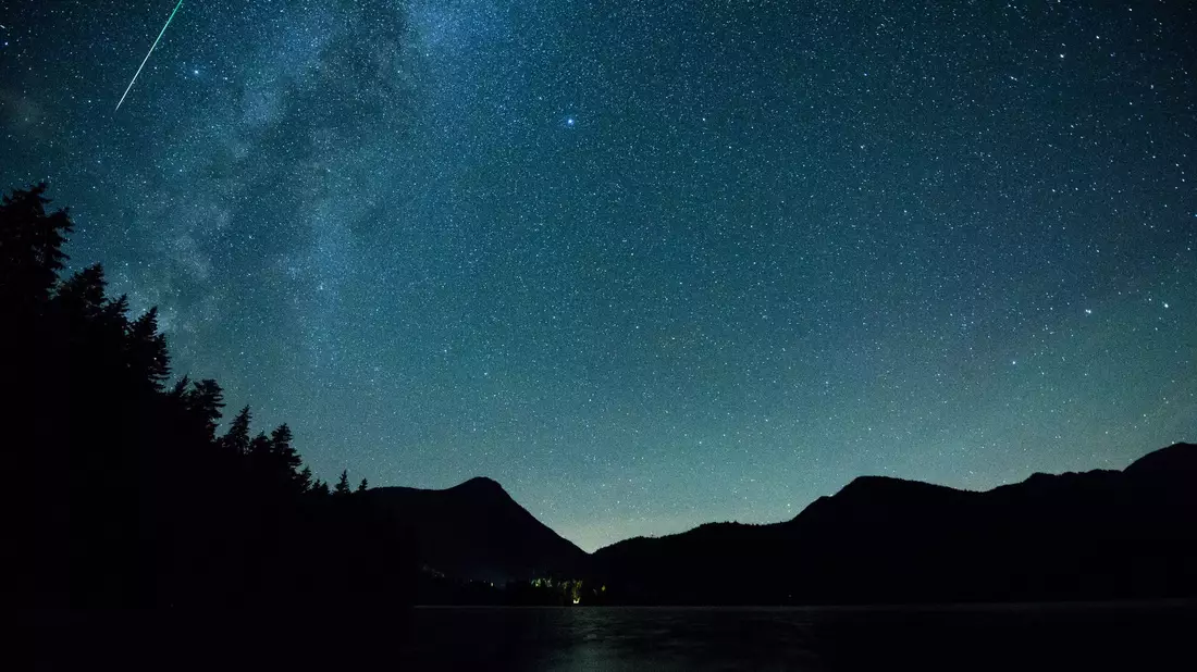 Der aktivste Meteorstrom des Jahres macht sich in der zweiten Augustwoche bemerkbar: die Perseïden. (Archivbild) - Bild: Matthias Balk/dpa/dpa-tmn