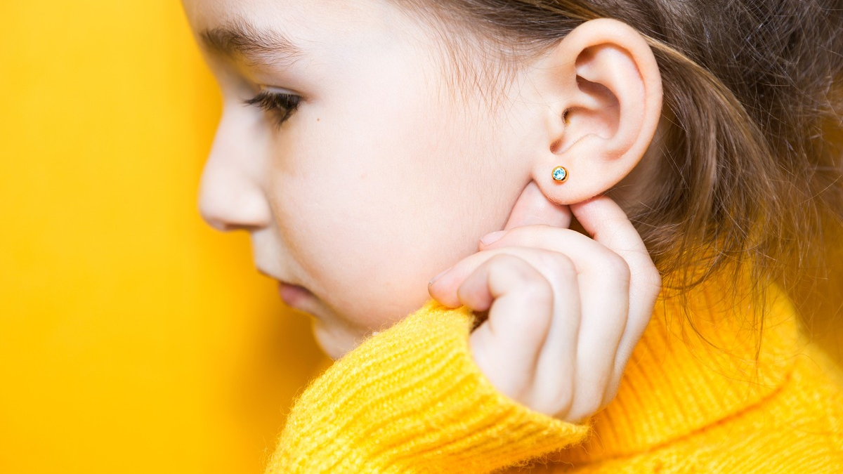 Ohrringe bei Kindern: Unbedenklich oder unnötiges Risiko? - Foto: presseportal.de