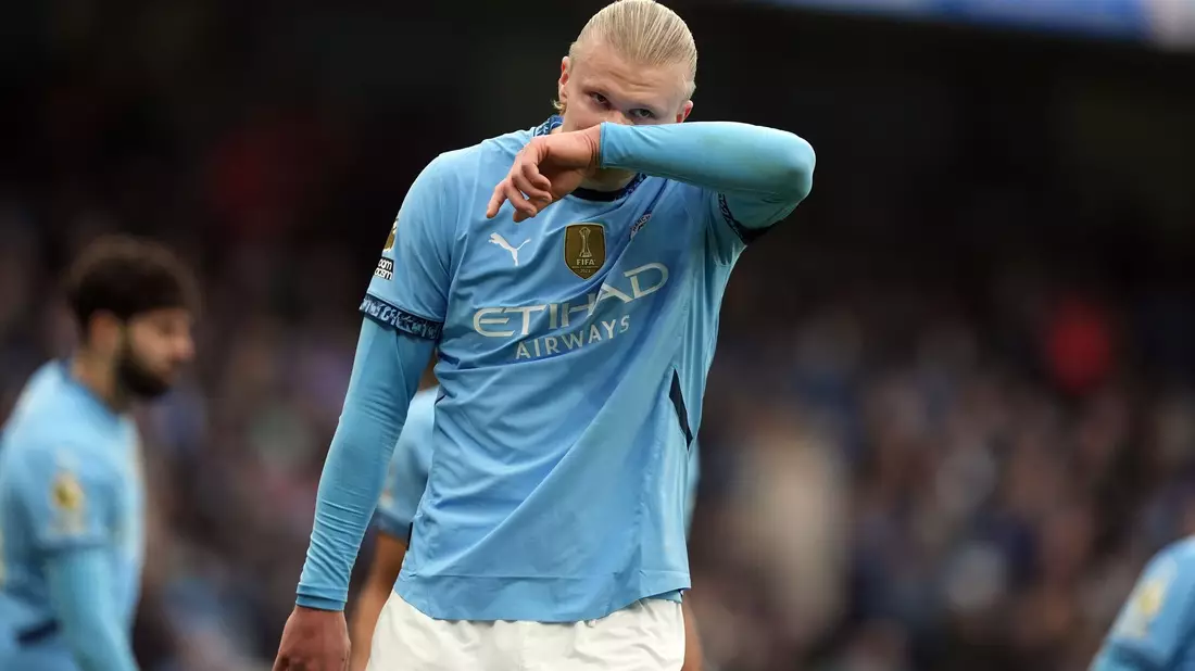 Erfolglos vom Punkt: Erling Haaland verschoss gegen Everton einen Elfmeter. - Bild: Martin Rickett/PA Wire/dpa