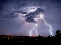 Statistiker haben ganz genau hingeschaut und auch die stärksten Blitze des Jahres ermittelt.   - Foto: Florian Gaertner/dpa-Zentralbild/dpa-tmn