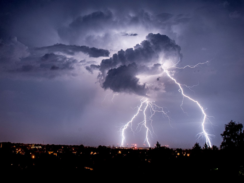 Statistiker haben ganz genau hingeschaut und auch die stärksten Blitze des Jahres ermittelt.   - Foto: Florian Gaertner/dpa-Zentralbild/dpa-tmn