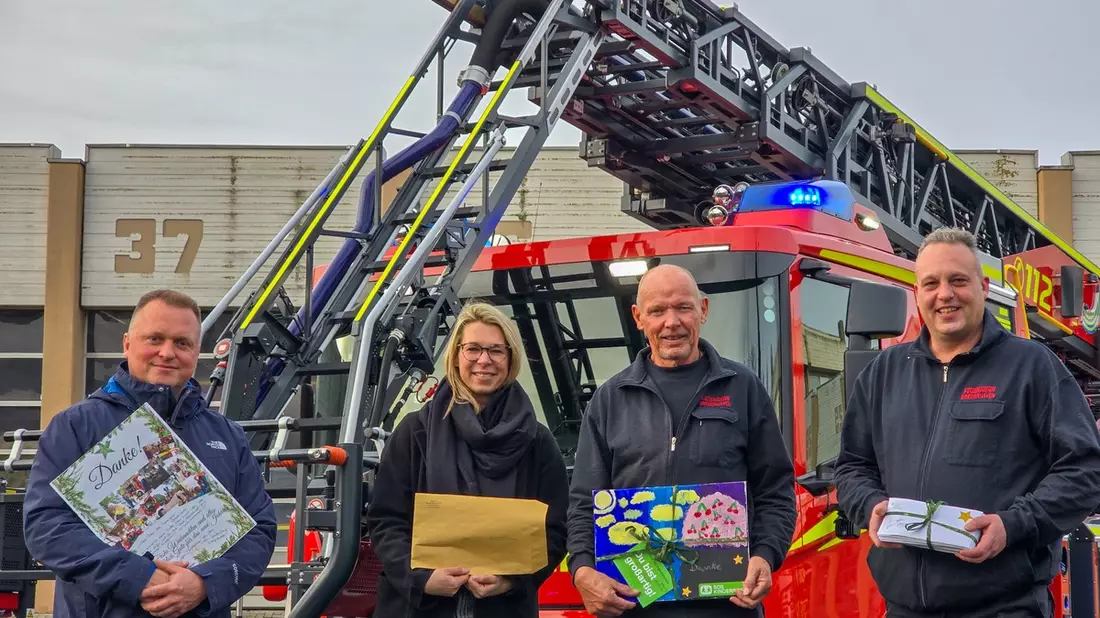 FW Bremerhaven: Eine Herzensangelegenheit der Feuerwehr Bremerhaven - Spende für das SOS-Kinderdorf Worpswede - Bild: presseportal.de