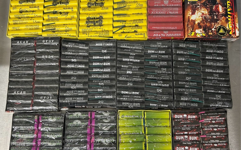 HZA-KR: Hauptzollamt Krefeld stellt illegales Feuerwerk sicher und warnt vor Gefahren - Foto: presseportal.de HZA-KR: Hauptzollamt Krefeld stellt illegales Feuerwerk sicher und warnt vor Gefahren - Foto: presseportal.de