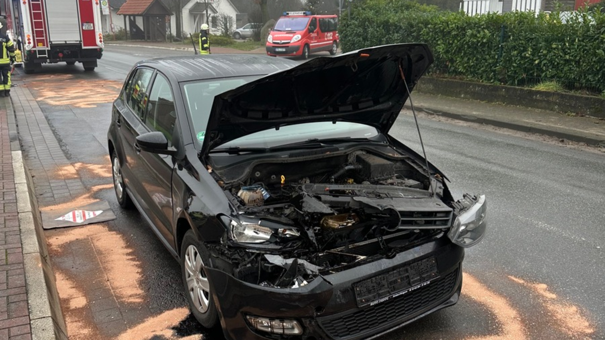 FFW Fredenbeck: Feuer entpuppt sich als Verkehrsunfall - Foto: presseportal.de