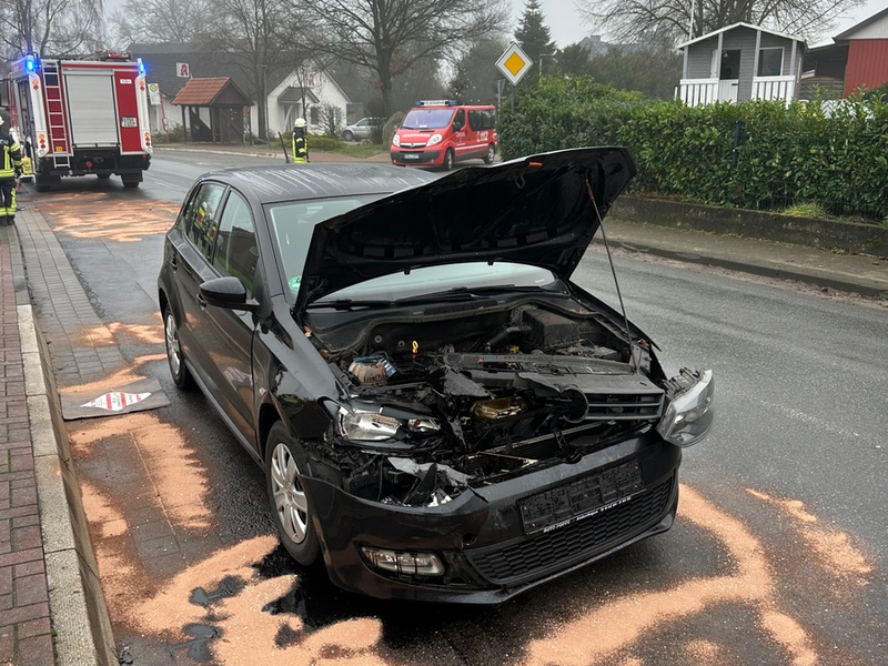 FFW Fredenbeck: Feuer entpuppt sich als Verkehrsunfall - Foto: presseportal.de