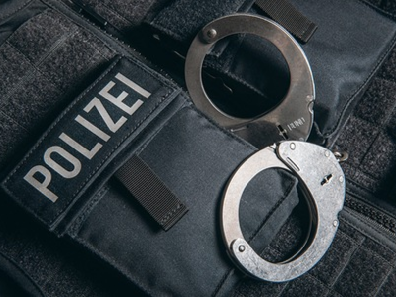 Bundespolizeidirektion München: Weihnachten im Gefängnis / Bundespolizei nimmt gesuchten Bulgaren fest - Foto: presseportal.de